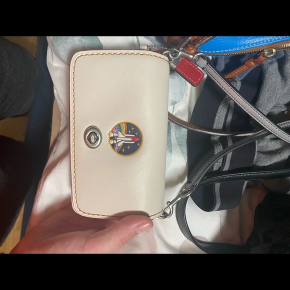 Purses - Picture 7 of 10